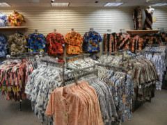 Hilo-Hatties-shirts_thumb.JPG