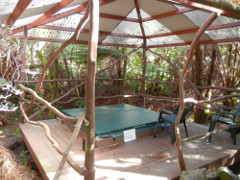 Volcano-Inn-hot-tub_thumb.JPG