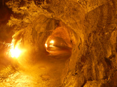 Volcano-Park-Thurston-Lava-Tube-2_thumb.JPG