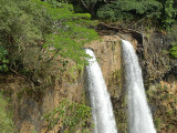 wailua_falls_closeup_thumb.JPG